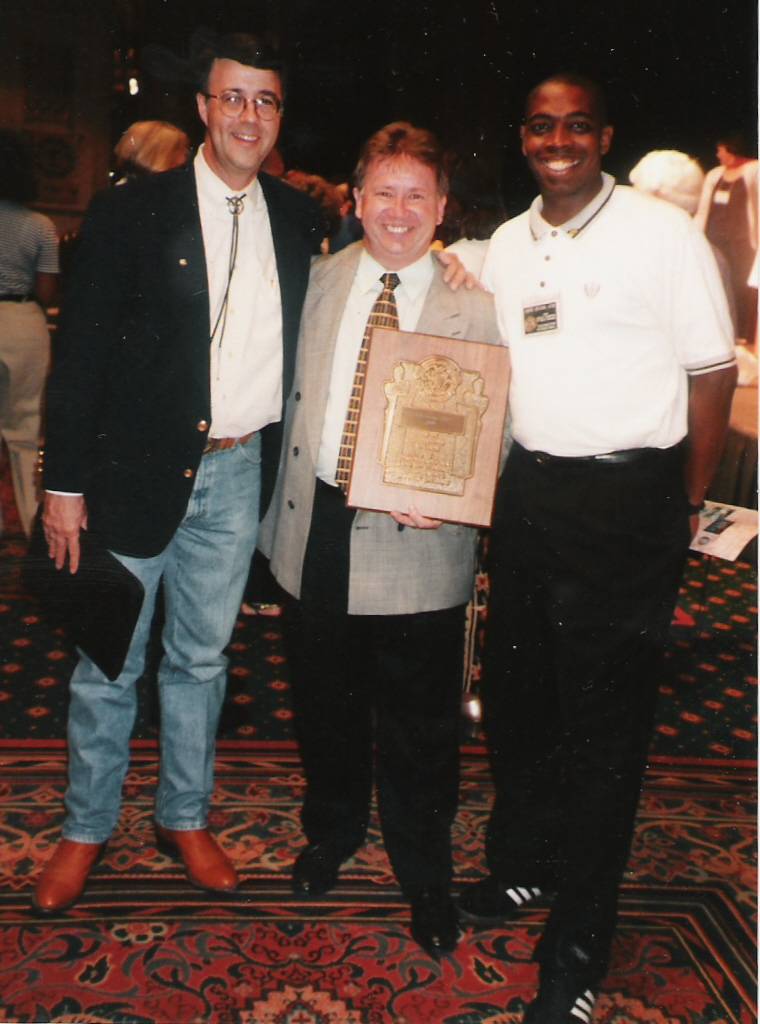 Bob believes in the leverage power of coaching. Toastmasters International World Champion’s of Public Speaking David Brooks and Mark Brown were two of his coaches in his quest to become an Accredited Speaker. Engage motivational leadership, business, sales and association keynote conference speaker, Bob ‘Idea Man’ Hooey. Bob is an inspirational business author, leadership coach and trainer who has earned international recognition for his professionalism in public speaking. 